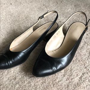 8.5 B black slingback leather Ferragamo heals